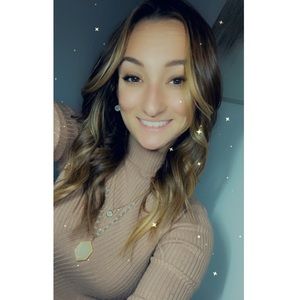 Meet your Posher, Desiree